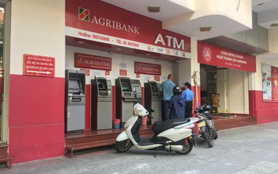 Ngân hàng tăng phí ATM có thể đối diện án phạt nặng