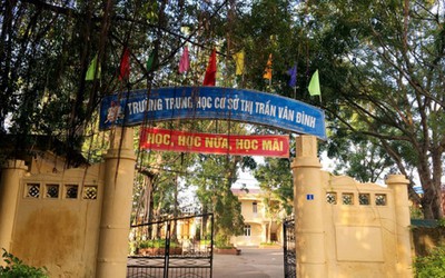 Yêu cầu kỷ luật giáo viên tát và xúc phạm học sinh ở Hà Nội