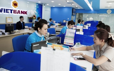 Bố mẹ vợ Bầu Kiên ồ ạt bán cổ phần VietBank