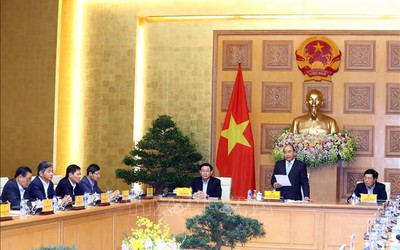 Thủ tướng Nguyễn Xuân Phúc làm việc với tổ Tư vấn kinh tế