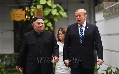 Tiết lộ bất ngờ về văn bản ông Trump trao tay ông Kim Jong-un tại Hội nghị Mỹ Triều