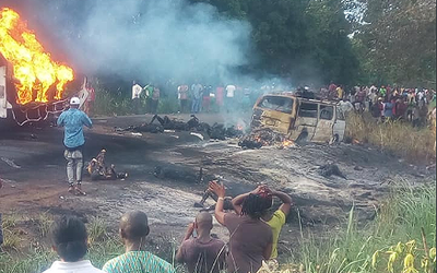 50 người chết vì hôi của từ xe tải chở dầu