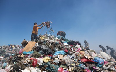 Chai nhựa, túi nilon: Dùng một lần, hại nghìn năm