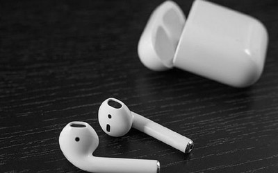 Người đàn ông vô tình nuốt AirPod mà không hay biết