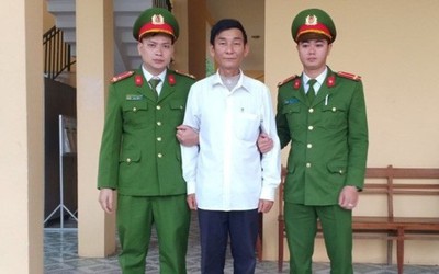 Tạm giam 2 đối tượng làm huân, huy chương, bằng khen giả ở Quảng Bình