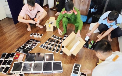 Hà Nội: Thu giữ 400 điện thoại iPhone không rõ nguồn gốc