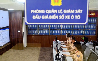 Biển số ô tô "tứ quý 8" ở Hà Nội trúng đấu giá hơn 3,7 tỷ đồng