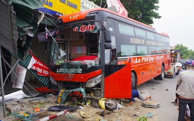 Thanh Hóa: Tai nạn giao thông nghiêm trọng khiến 4 người thương vong