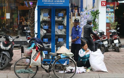 Những tủ quần áo miễn phí "ai cần đến lấy" sưởi ấm phố đông Hà Nội