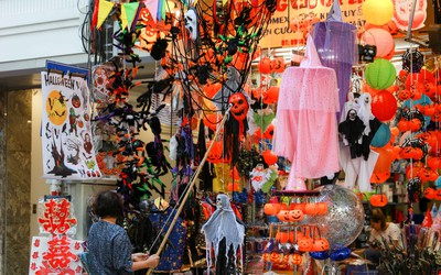 Hàng Mã và những hình ảnh "liêu trai", độc, dị đón Halloween