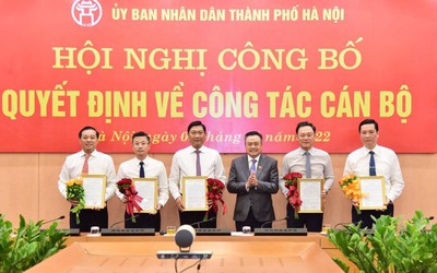 Hà Nội bổ nhiệm, điều động loạt cán bộ lãnh đạo