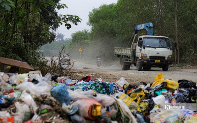 Hà Nội: Lại ùn ứ rác tại huyện Ba Vì