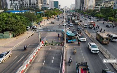 Hà Nội: Người dân vất vả di chuyển qua nút giao Mai Dịch