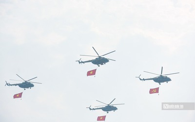 Ngắm dàn trực thăng trình diễn trên bầu trời Điện Biên