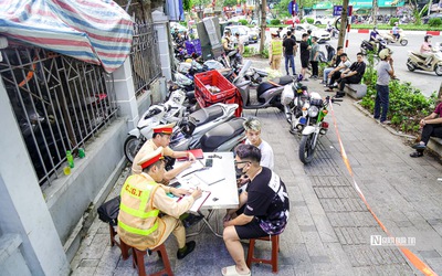 Hà Nội: Theo chân tổ công tác đặc biệt xử phạt vi phạm giao thông