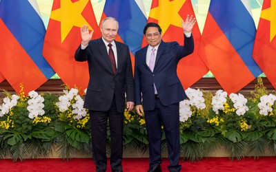 Thủ tướng Phạm Minh Chính hội kiến Tổng thống Nga Vladimir Putin