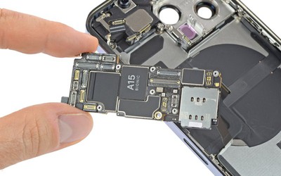 Apple sẽ bán linh kiện chính hãng iPhone 12 và 13 cho người dùng