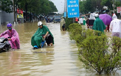 Nha Trang: 7 người chết, tuyến đường sắt Bắc - Nam trong tình trạng báo động