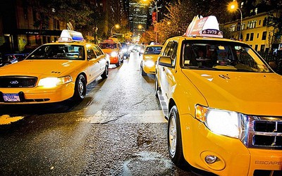 Bị phạt hơn 12 triệu vì đi taxi không đeo khẩu trang