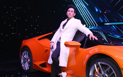 Bất ngờ ca sĩ Nguyên Vũ mang siêu xe Lamborghini lên sân khấu