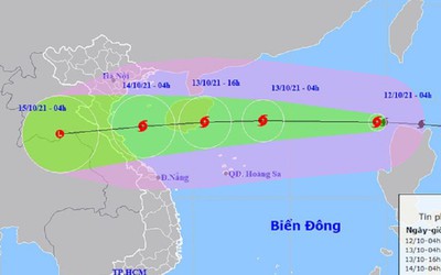 Bão số 8 mạnh lên khi vào Biển Đông, giật cấp 13 hướng vào miền Trung