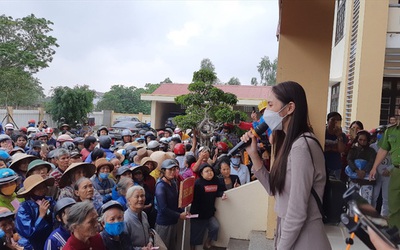 Tiền từ thiện ca sĩ Thủy Tiên trao ở Quảng Trị ít hơn số được xác nhận