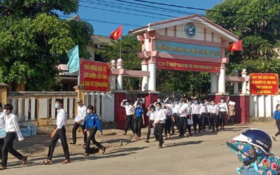 Sẽ dùng máy bay trực thăng đưa đề thi ra đảo Lý Sơn nếu thời tiết xấu