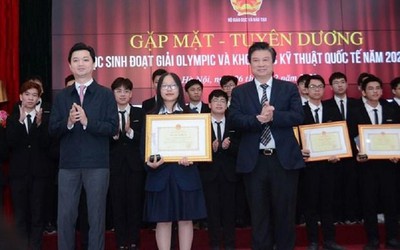 Bộ GD&ĐT khen thưởng 33 học sinh đoạt giải Olympic và khoa học quốc tế