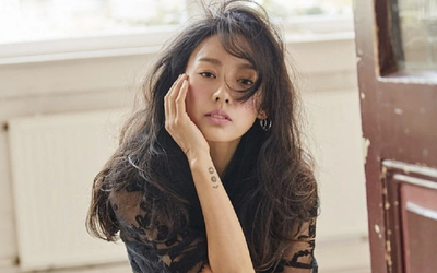 “Nữ hoàng gợi cảm” Lee Hyori khoe nhan sắc ở tuổi 44