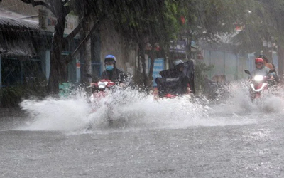 Miền Bắc lại chuỗi ngày "thời tiết kiểu khó chịu" mưa dông kéo dài