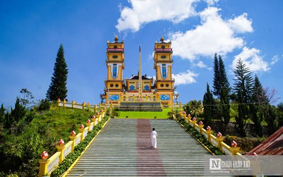 Khám phá vẻ đẹp của Thánh thất Cao Đài trên cao nguyên Lâm Viên