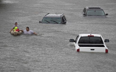 Sửng sốt số xe hơi của người Mỹ bị siêu bão Harvey "nuốt chửng"