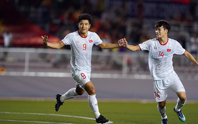 Trực tiếp bóng đá SEA Games 30 Việt Nam vs Singapore: Pha đánh đầu như đạn pháo của Đức Chinh nã toạc lưới Singapore