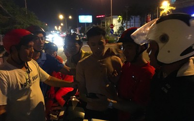 Bắt tên cướp xe SH thủ súng điện, bình xịt hơi cay 'phòng thân'