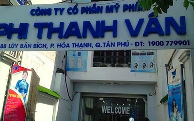 Công ty của người mẫu Phi Thanh Vân bị yêu cầu thu hồi hai lô mỹ phẩm