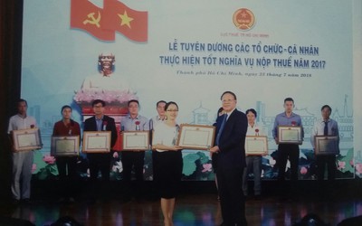 Tuyên dương tổ chức, cá nhân hoàn thành nghĩa vụ thuế năm 2017