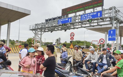 Khánh Hòa: BOT Ninh Xuân tiếp tục bị người dân bao vây phản đối thu phí