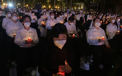 Xúc động lễ tưởng niệm những đồng bào tử vong vì đại dịch Covid-19