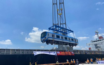 Tp.HCM: Cận cảnh 2 đoàn tàu cuối cùng tuyến metro số 1 về nước