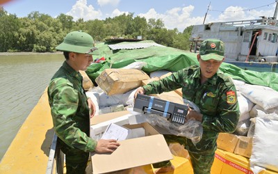 Kiên Giang: Phát hiện tàu vận chuyển hàng hóa không rõ nguồn gốc