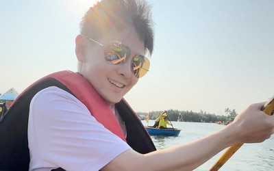 Tài tử “Thiên Long Bát Bộ” gây sốt khi viết tiếng Việt, chèo thuyền thúng trải nghiệm ở Hội An
