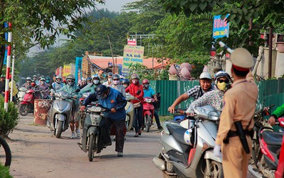 Tư duy ngược trên vỉa hè Tố Hữu