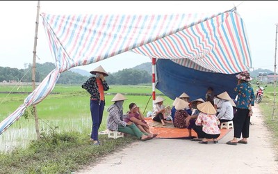 Vụ dân chặn xe vào bãi rác Nam Sơn: Đối thoại ngày thứ 5 vẫn chưa tìm được tiếng nói chung