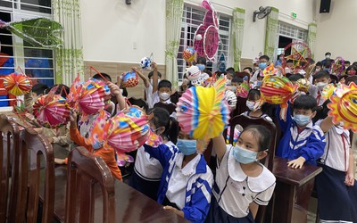 Khánh Hòa: Mang Trung thu đến với các em nhỏ miền núi Khánh Sơn
