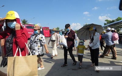 Khánh Hòa: Vì sao Bến tàu du lịch Nha Trang thường ùn ứ giao thông?