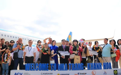 Đón chuyến bay từ Tp.Tashkent, Uzbekistan đến Khánh Hòa