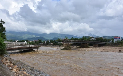 Tìm thấy thi thể cô giáo bị lũ cuốn trong vụ sập cầu Thia