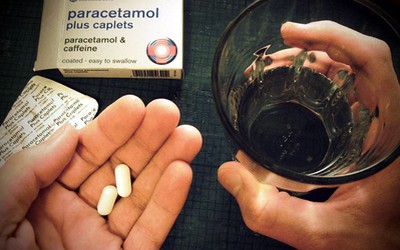 Bác sĩ tư vấn liều dùng paracetamol/ngày để tránh bị suy gan