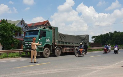 CSGT phân luồng giao thông tuyến Hà Nội – Lạng Sơn và ngược lại vào tối 25 và ngày 26/2