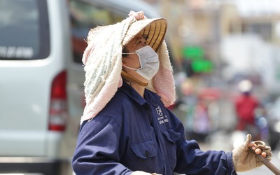 Người dân Nam Bộ căng mình chống chọi với nắng nóng gay gắt